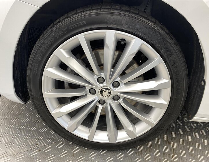 Škoda Superb Kombi 2,0 l 206 kw