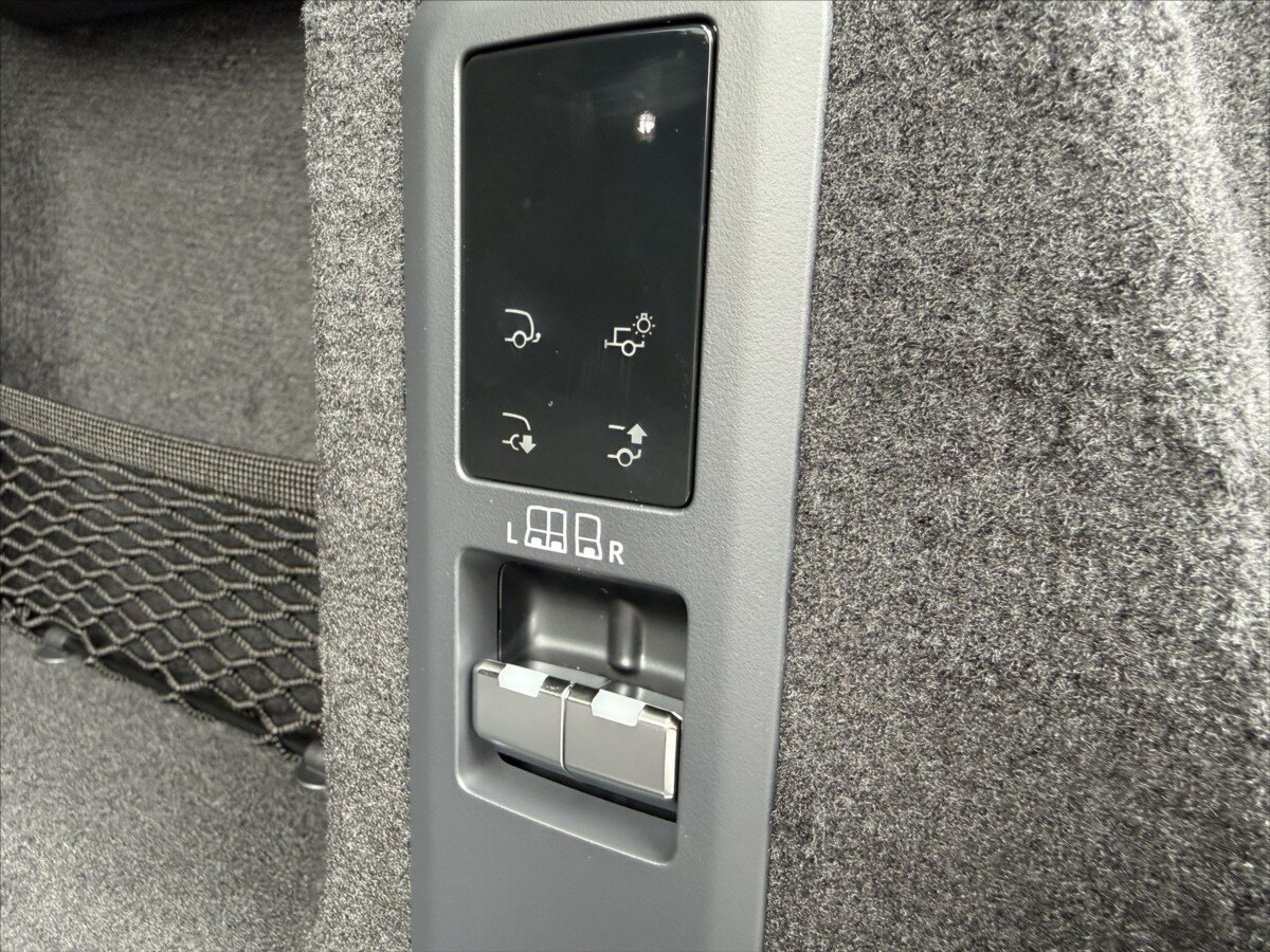 Land Rover Range Rover Sport SUV / Terénní 3,0 l 184 kw