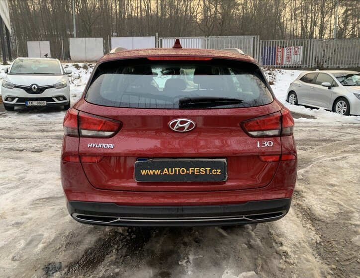 Hyundai i30 Kombi 998,0 88 kw