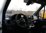 Mercedes-Benz Sprinter 9