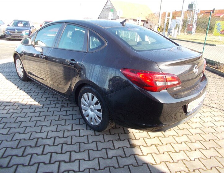 Opel Astra Sedan / Limuzína 1,4 l 103 kw