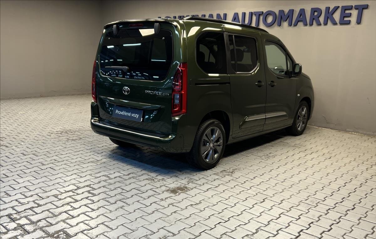 Toyota ProAce City Verso MPV 1,5 l 96 kw