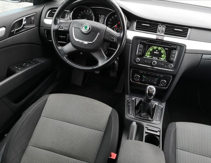 Škoda Superb Sedan / Limuzína 2,0 l 147 kw