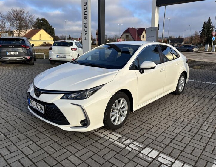 Toyota Corolla Sedan 1,5 l 92 kw