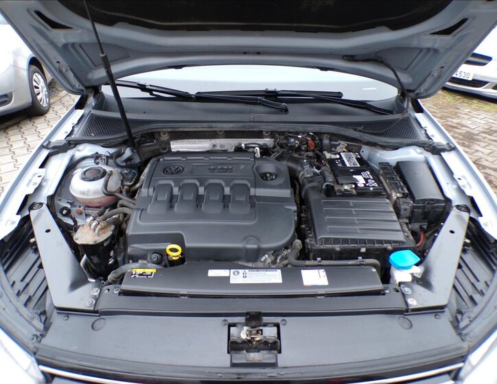 Volkswagen Passat Kombi 1,6 l 88 kw