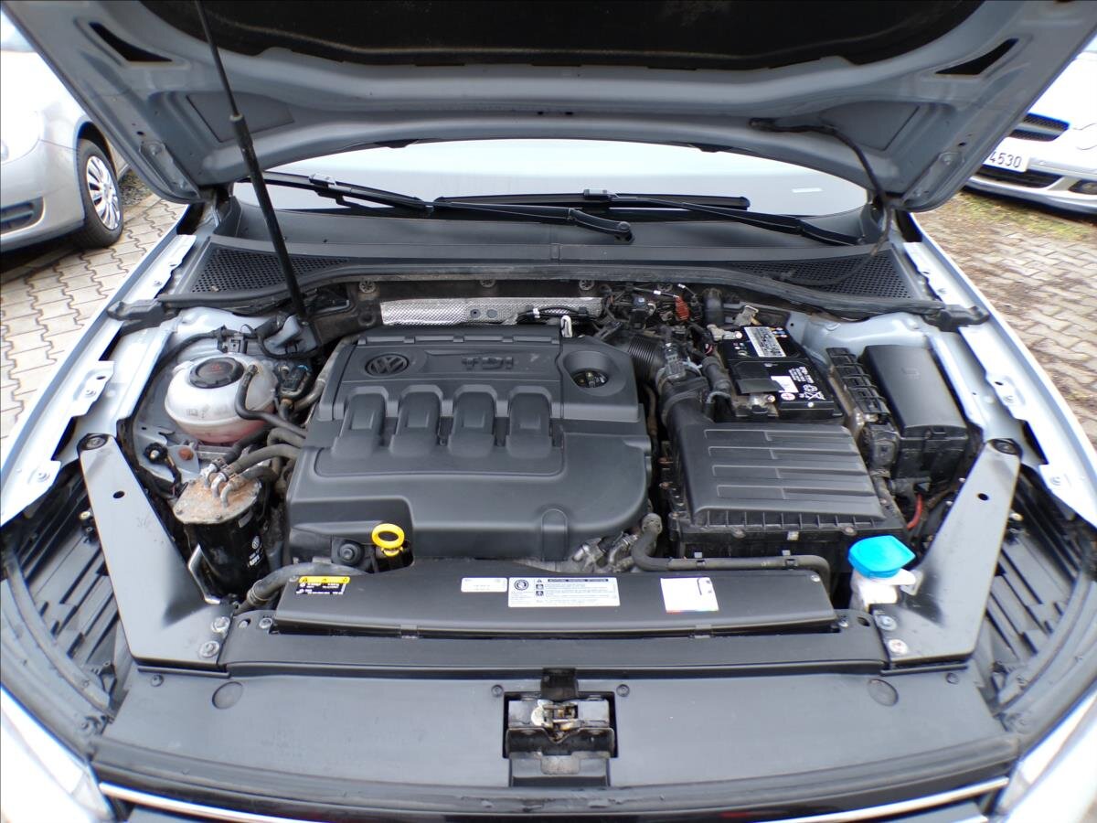 Volkswagen Passat Kombi 1,6 l 88 kw