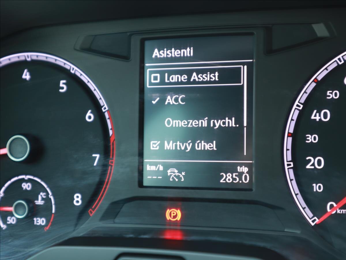 Volkswagen T-Roc CUV / Crossover 1,5 l 110 kw