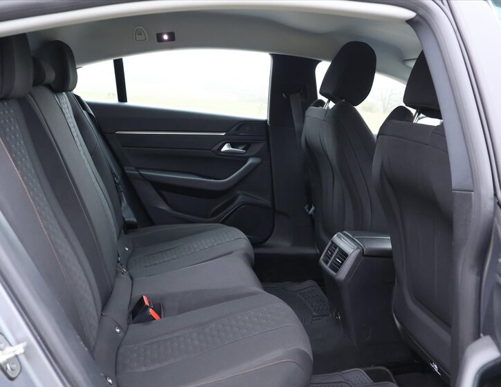 Peugeot 508 Liftback 1,6 l 133 kw