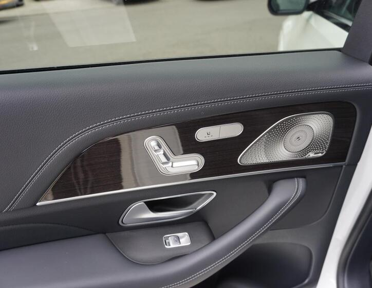 Mercedes-Benz GLS 11