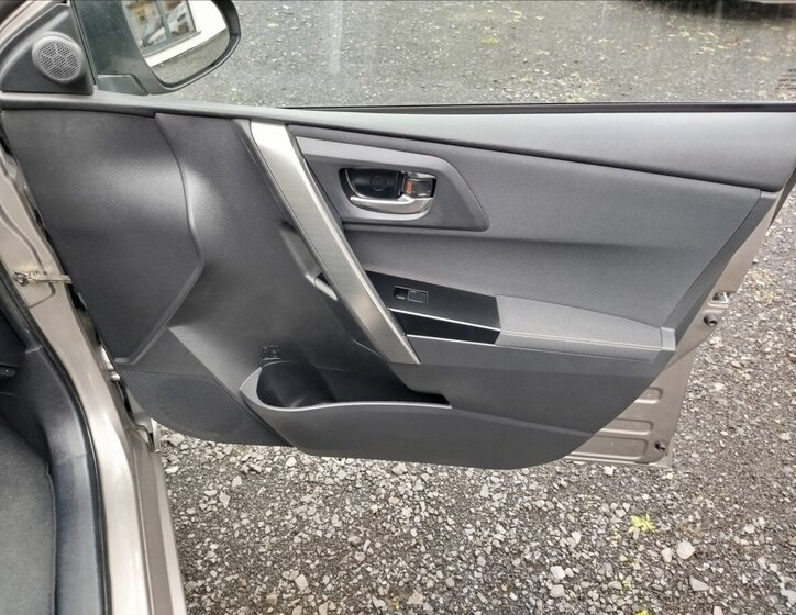 Toyota Auris Kombi 2,0 l 91 kw