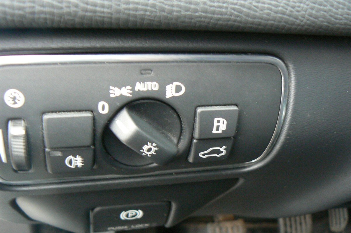 Volvo XC60 SUV 2,4 l 120 kw