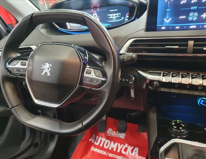 Peugeot 3008 SUV 1,2 l 96 kw