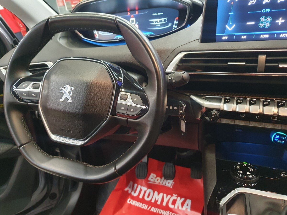 Peugeot 3008 SUV 1,2 l 96 kw