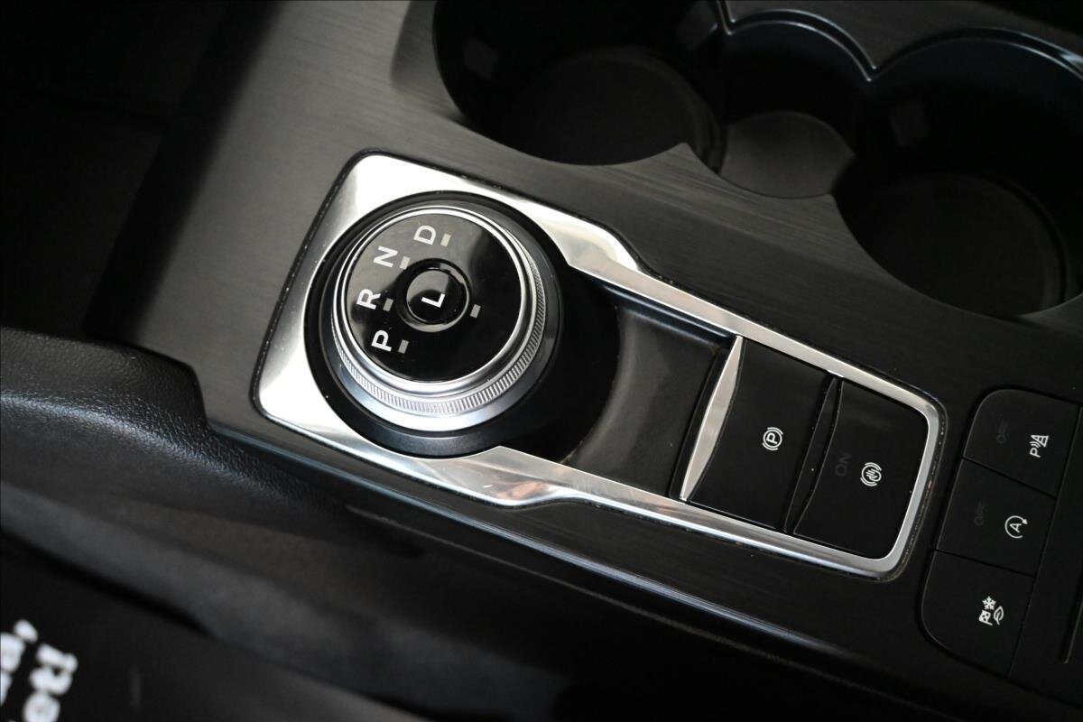 Ford Kuga SUV 1,5 l 88 kw