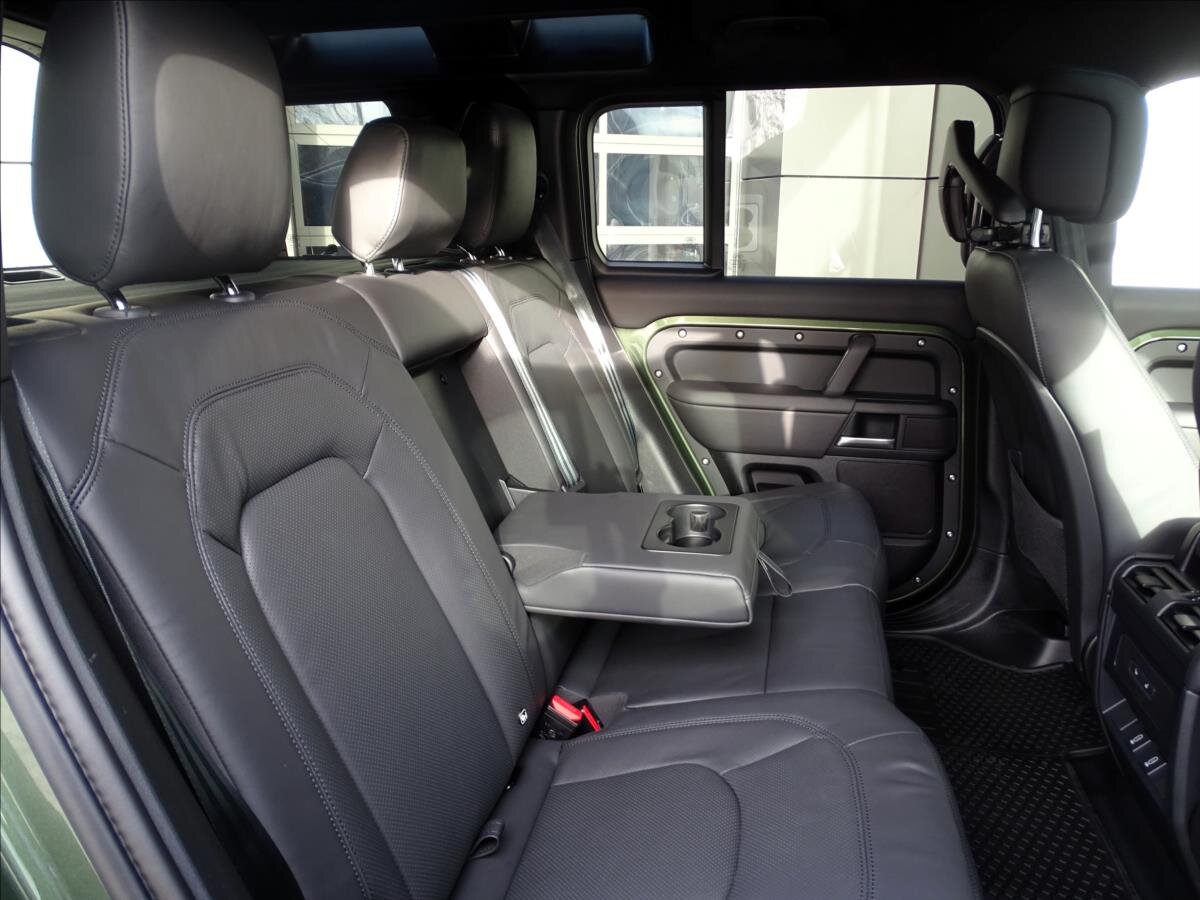 Land Rover Defender SUV 3,0 l 257 kw