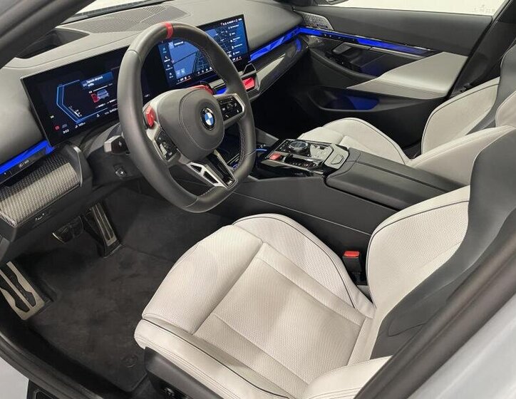 BMW M5 Sedan / Limuzína 4,4 l 430 kw