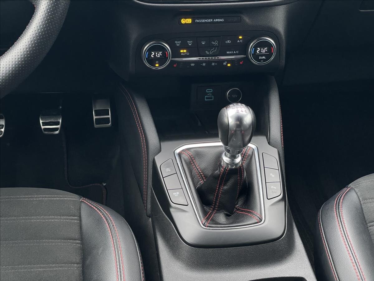 Ford Kuga SUV / Terénní 1,5 l 88 kw