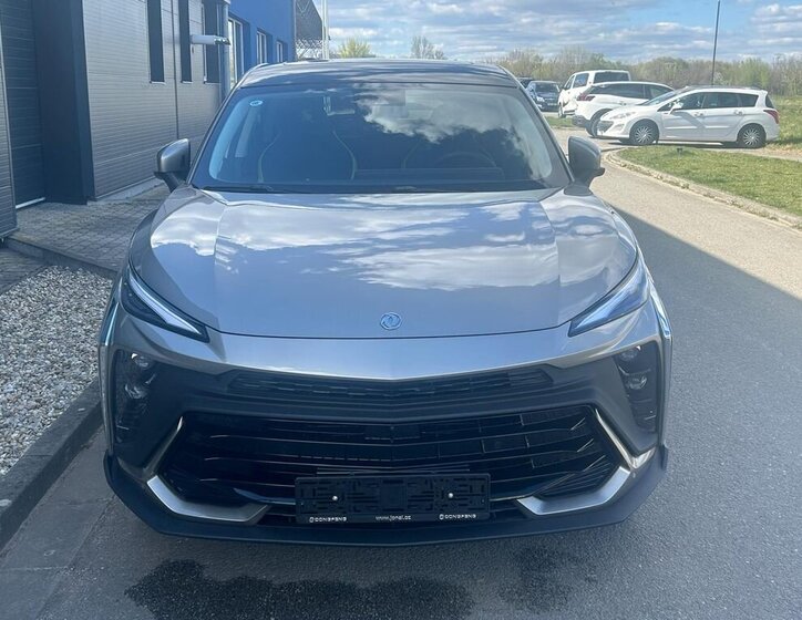 Dongfeng Ostatní SUV / Terénní 1,5 l 180 kw