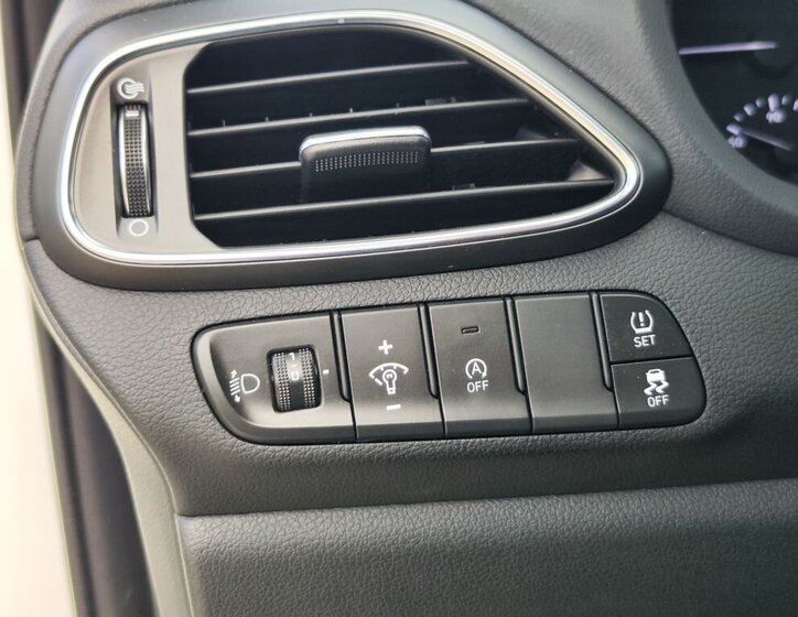 Hyundai i30 Kombi 998,0 88 kw