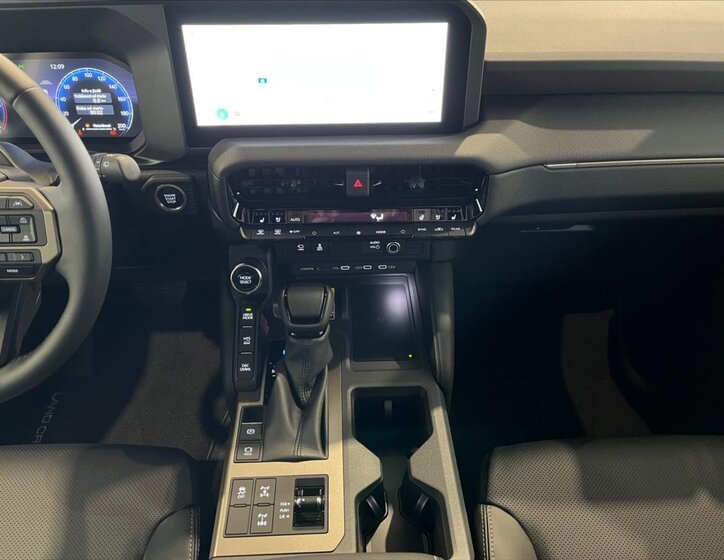 Toyota Land Cruiser 9