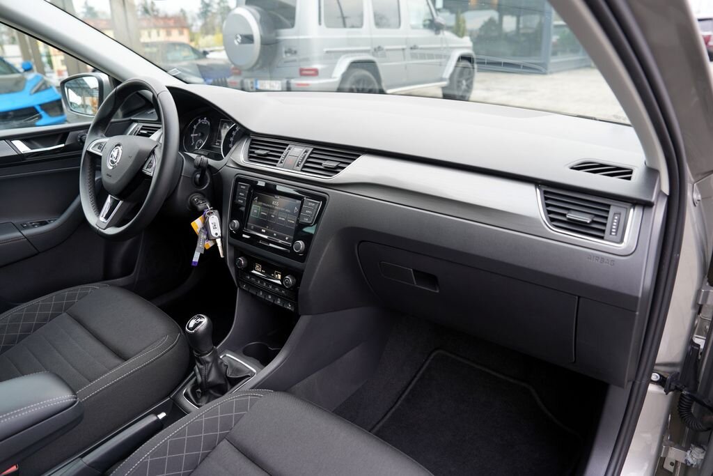 Škoda Rapid Sedan / Limuzína 999,0 70 kw