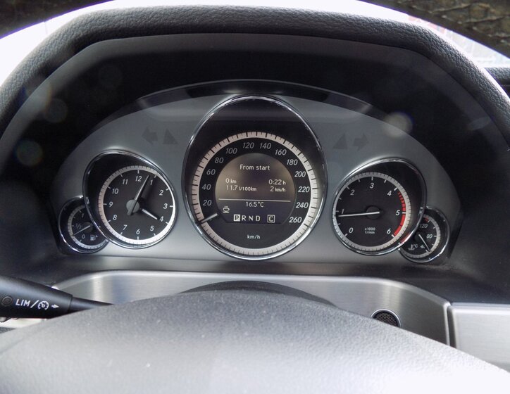 Mercedes-Benz Třídy E Sedan / Limuzína 2,1 l 125 kw