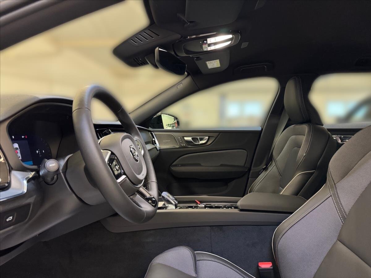 Volvo V60 Kombi 2,0 l 145 kw