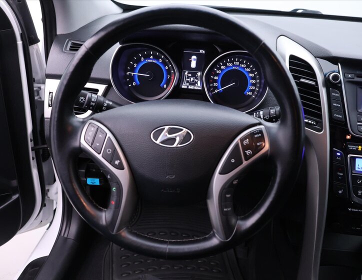 Hyundai i30 Kombi 1,6 l 99 kw