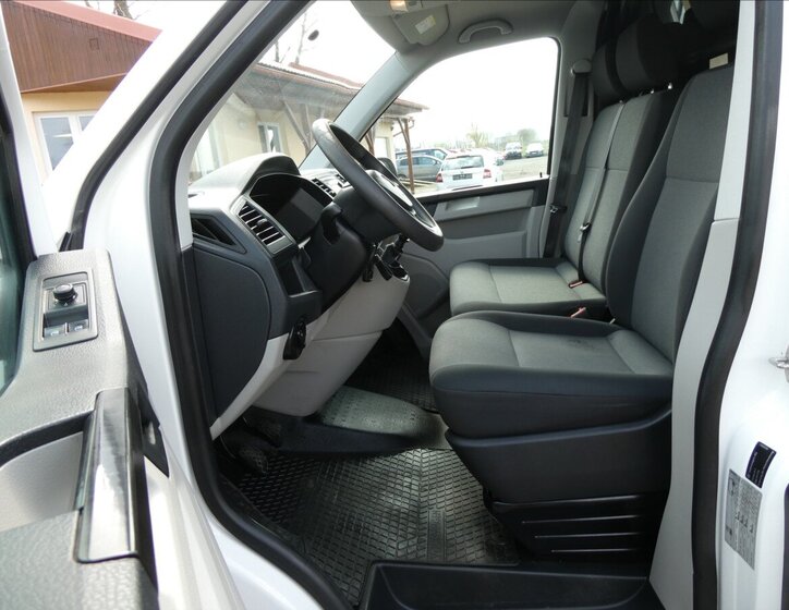 Volkswagen Transporter Skříň 2,0 l 75 kw