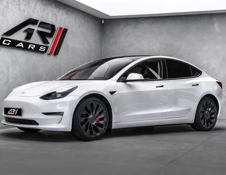 Tesla Model 3 Sedan 0,0 65 kw