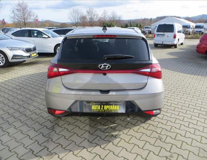 Hyundai i20 6