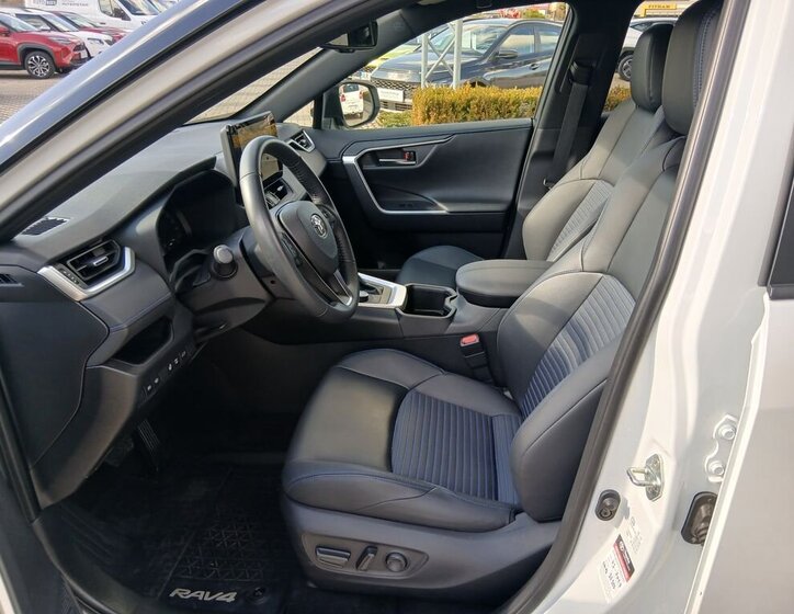 Toyota RAV4 SUV / Terénní 2,5 l 131 kw