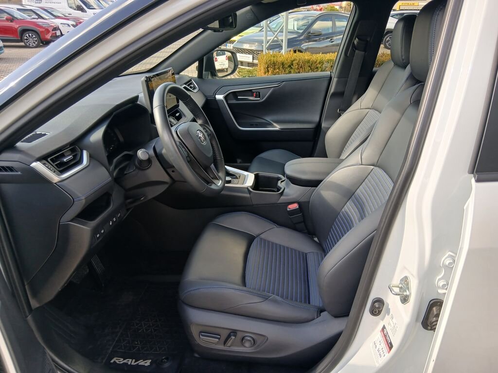 Toyota RAV4 SUV / Terénní 2,5 l 131 kw