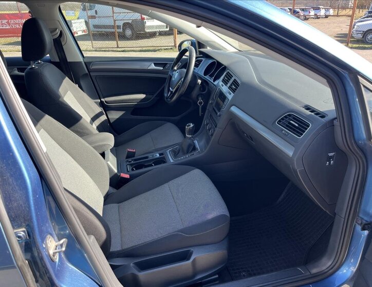 Volkswagen Golf Kombi 1,6 l 81 kw