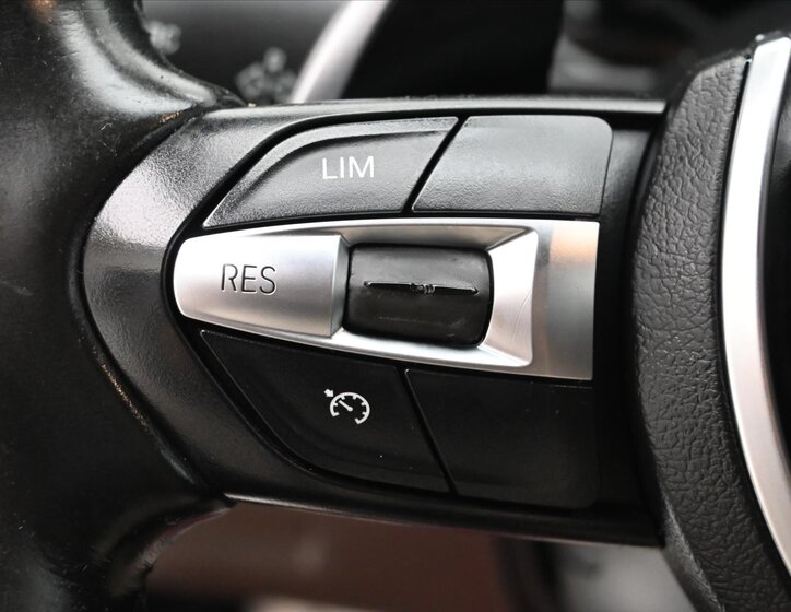 BMW Řada 5 Kombi 3,0 l 190 kw