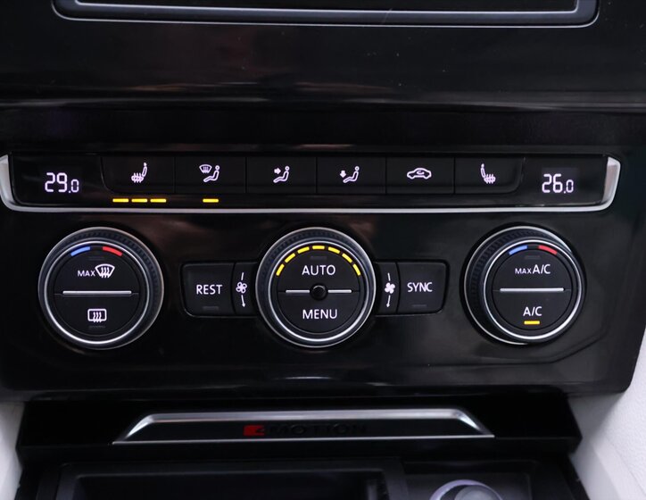 Volkswagen Passat 25