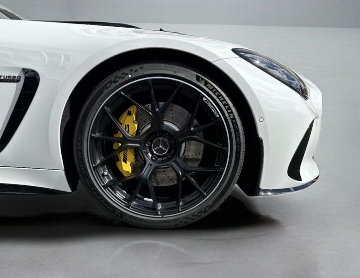 Mercedes-Benz AMG GT 15