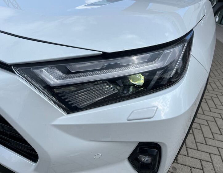 Toyota RAV4 SUV / Terénní 2,5 l 131 kw