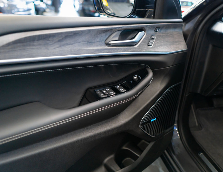 Jeep Grand Cherokee 19