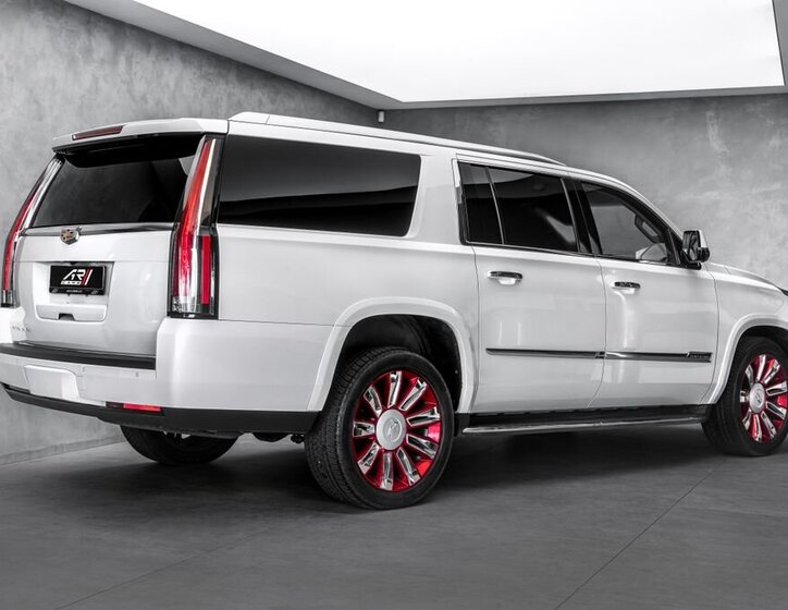 Cadillac Escalade SUV / Terénní 6,2 l 313 kw