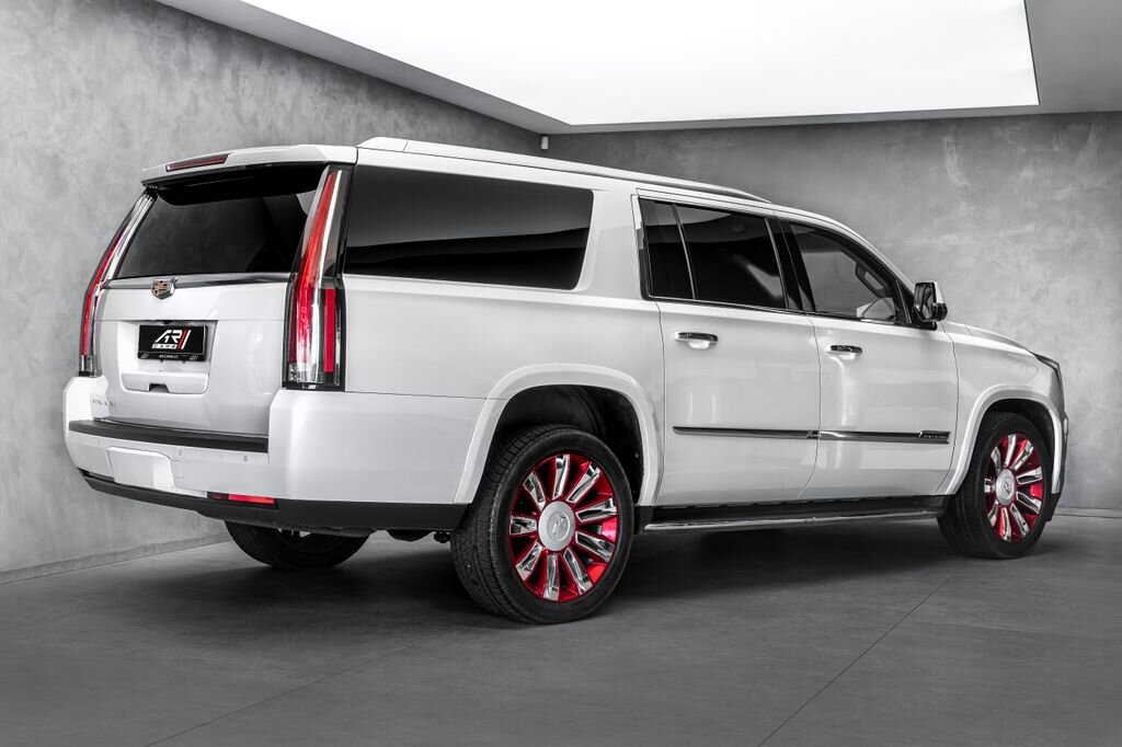 Cadillac Escalade SUV / Terénní 6,2 l 313 kw