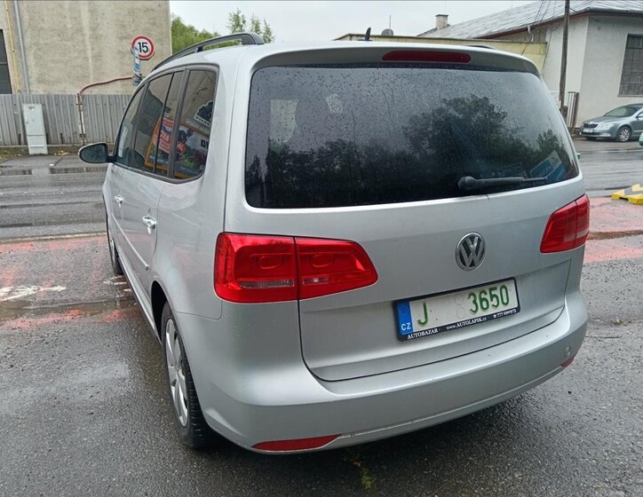 Volkswagen Touran Kombi 1,5 l 77 kw