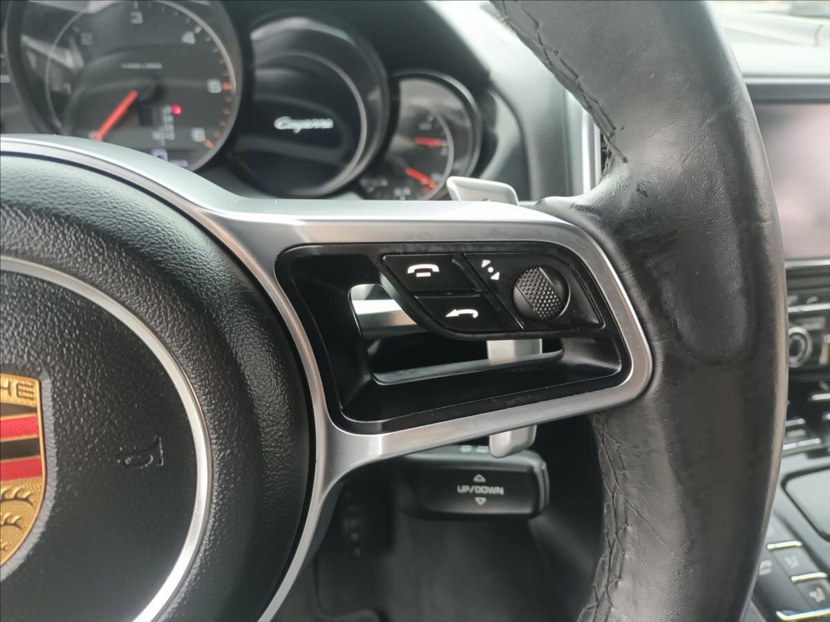 Porsche Cayenne Kombi 3,0 l 180 kw