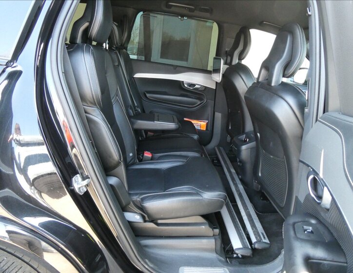 Volvo XC90 SUV / Terénní 2,0 l 228 kw
