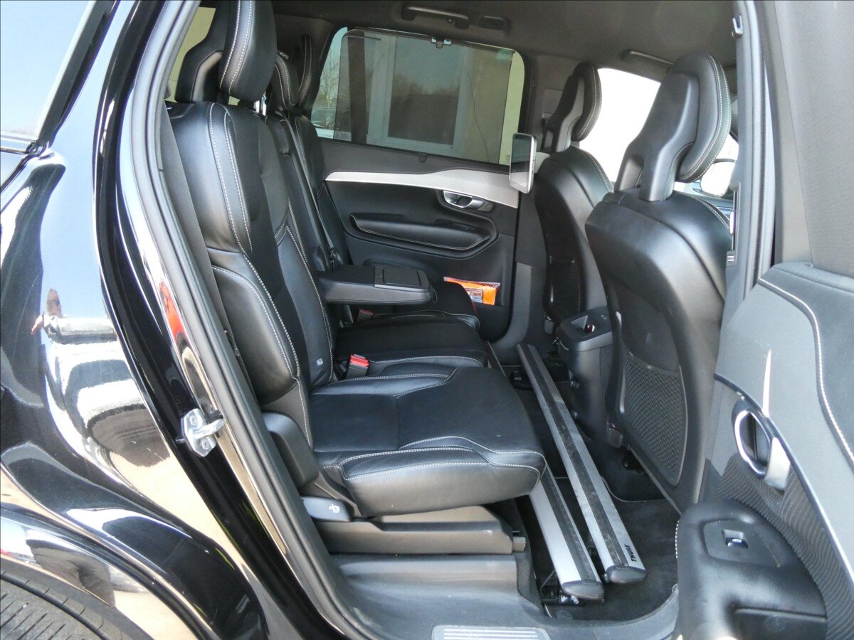 Volvo XC90 SUV / Terénní 2,0 l 228 kw