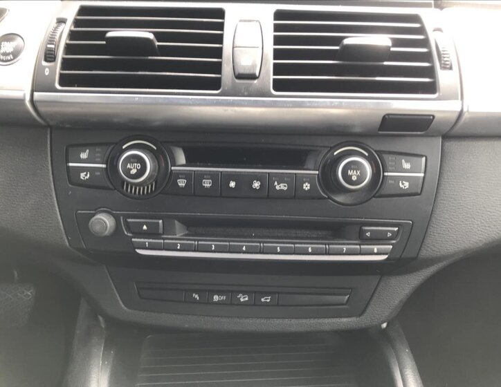 BMW X6 Kombi 3,0 l 180 kw