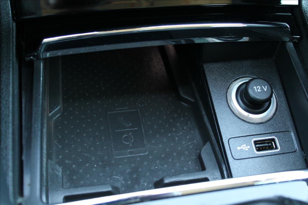 Škoda Karoq SUV / Terénní 1,5 l 110 kw