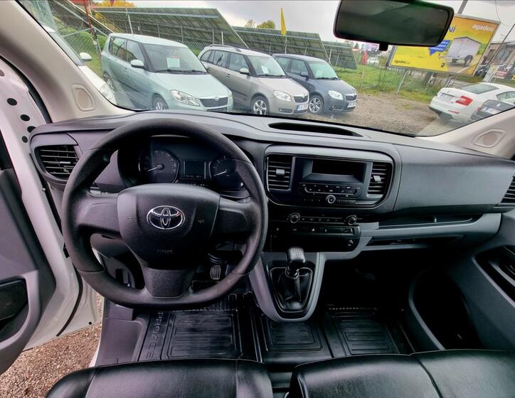 Toyota ProAce 11