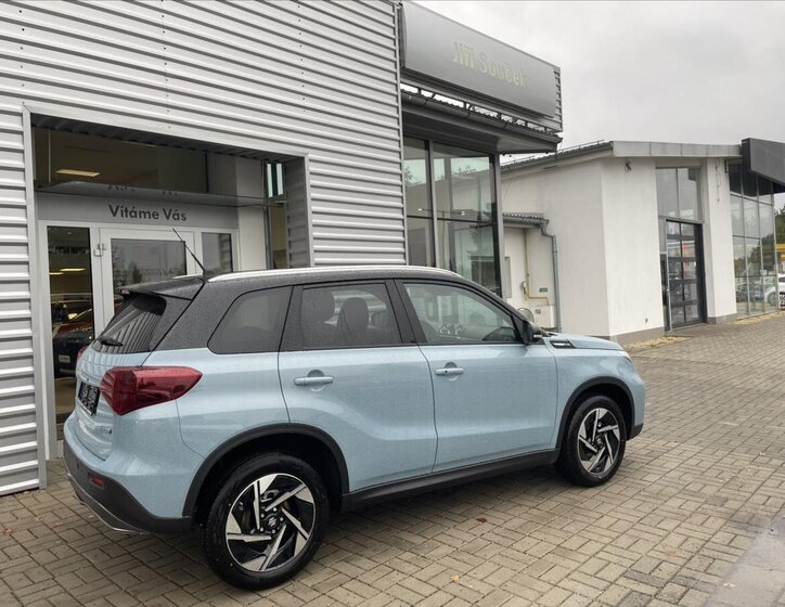 Suzuki Vitara SUV 1,4 l 81 kw