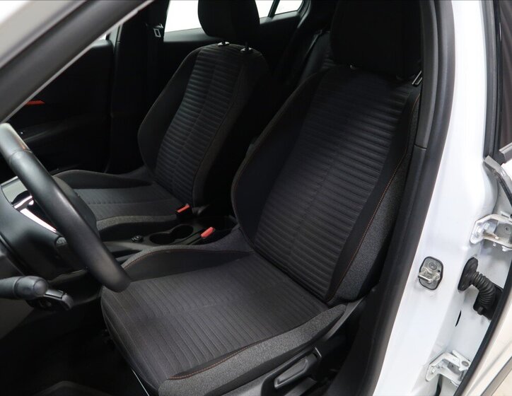 Peugeot 2008 SUV / Terénní 1,2 l 74 kw